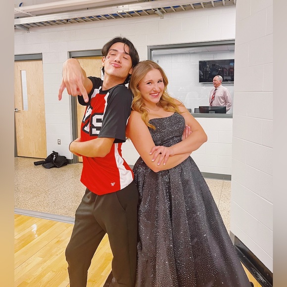 Sherri Hill ball gown - Picture 4 of 7